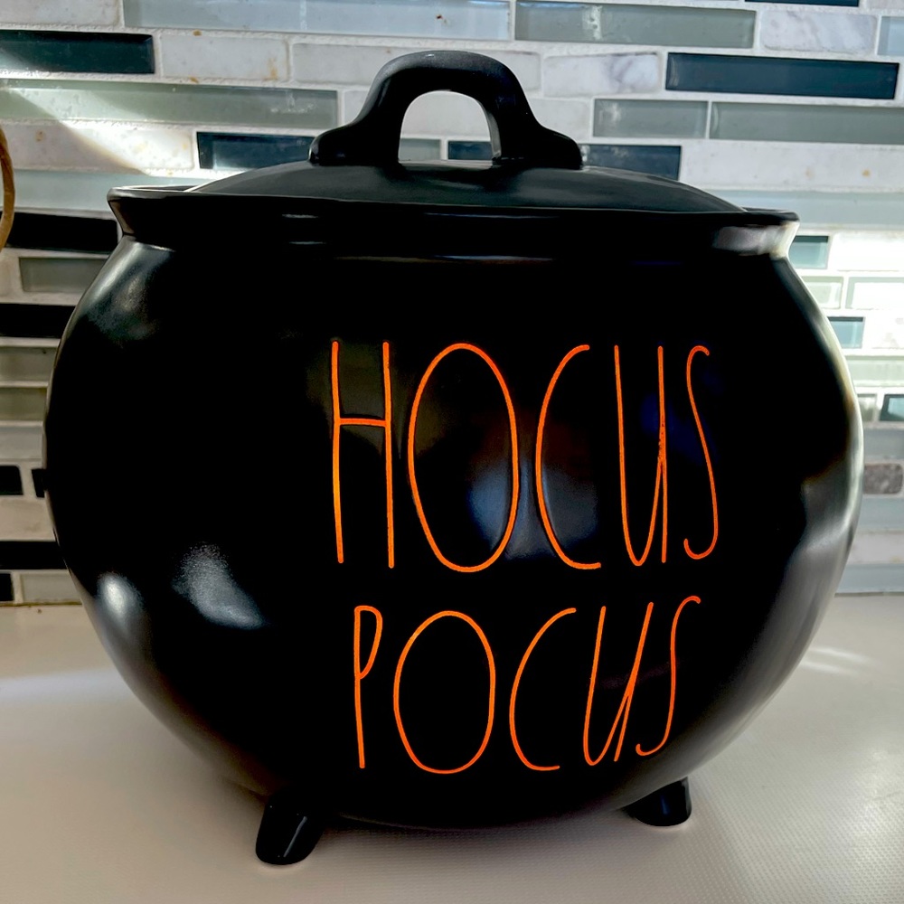Large ceramic witches caldron by Rae Dunn.